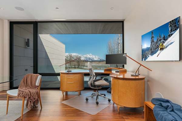 Abode at The Dragonfly Lodge, private pool, stunning Teton views