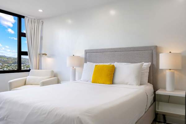 Feel the comfort of home in your bedroom with a queen-size bed!