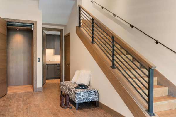 Abode at White Clouds, hot tub, Sun Valley, minutes to skiing