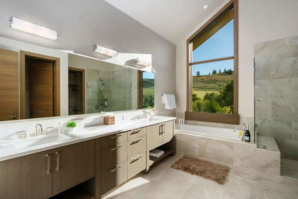 Abode at White Clouds, hot tub, Sun Valley, minutes to skiing