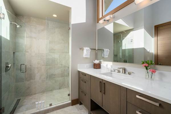 Abode at White Clouds, hot tub, Sun Valley, minutes to skiing