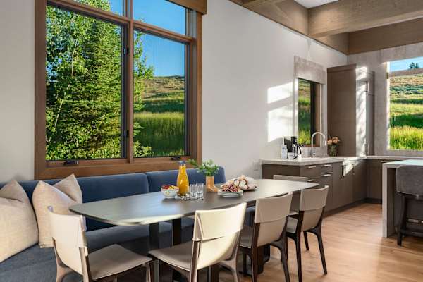 Abode at White Clouds, hot tub, Sun Valley, minutes to skiing