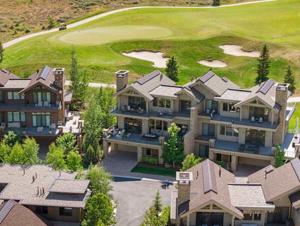 Abode at White Clouds, hot tub, Sun Valley, minutes to skiing