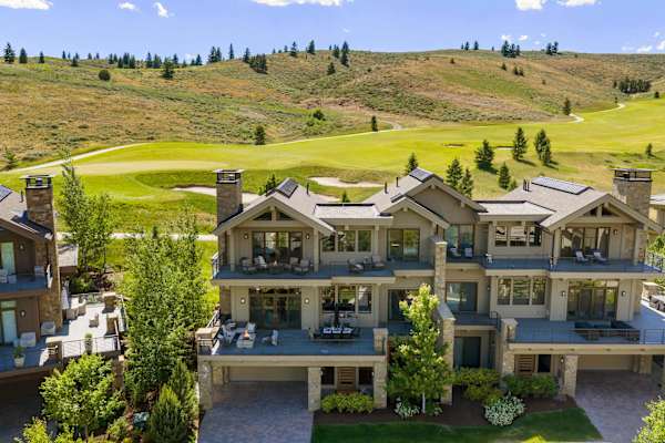 Abode at White Clouds, hot tub, Sun Valley, minutes to skiing