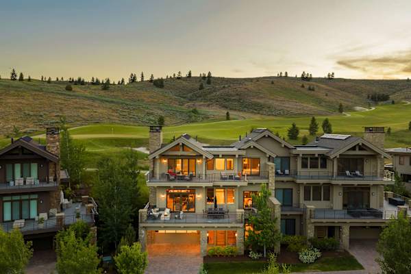 Abode at White Clouds, hot tub, Sun Valley, minutes to skiing