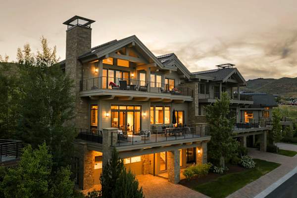 Abode at White Clouds, hot tub, Sun Valley, minutes to skiing
