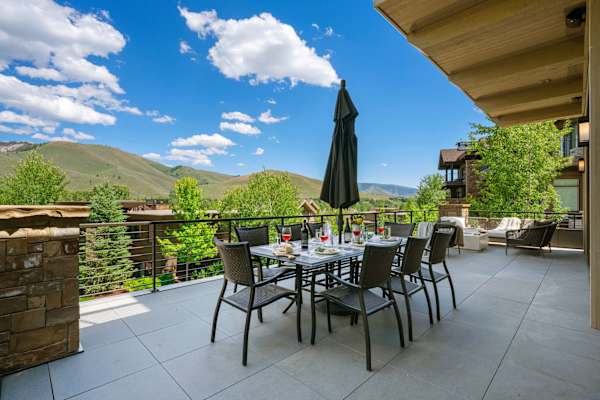 Abode at White Clouds, hot tub, Sun Valley, minutes to skiing