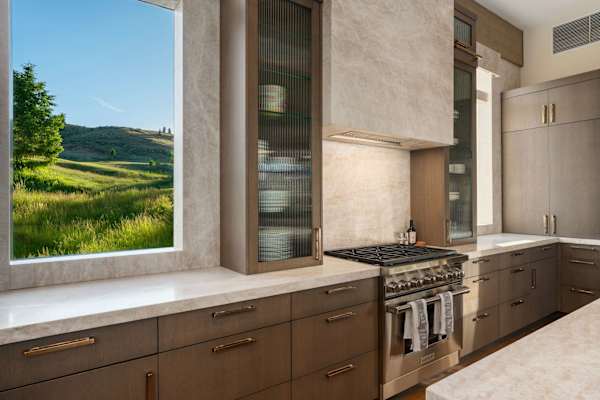 Abode at White Clouds, hot tub, Sun Valley, minutes to skiing