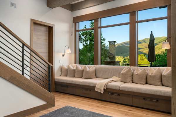Abode at White Clouds, hot tub, Sun Valley, minutes to skiing