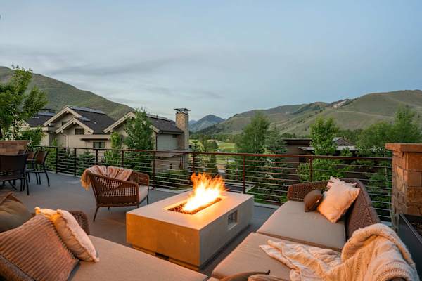 Abode at White Clouds, hot tub, Sun Valley, minutes to skiing