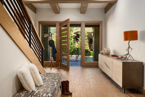 Abode at White Clouds, hot tub, Sun Valley, minutes to skiing