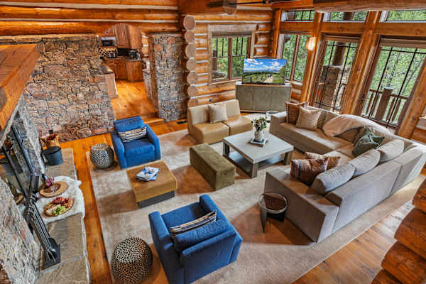 Abode at Timber Ridge, ski-in/out luxury home, private hot tub
