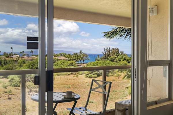 Step out onto your private balcony and soak in breathtaking, unobstructed views of the sparkling ocean and tropical landscape.