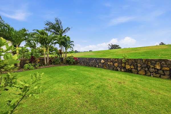 Large backyard to enjoy