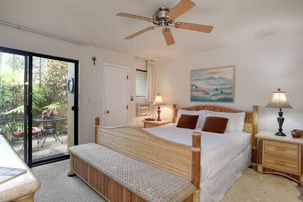 Bedroom With Private Lanai Access