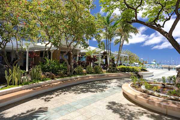 Ilikai Hotel exterior
