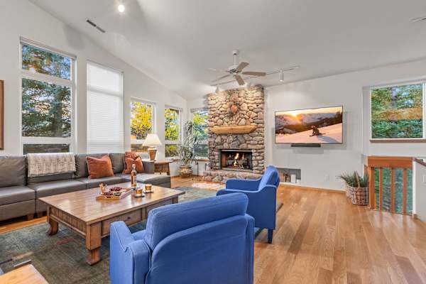 Abode at Sawtooth, chef's kitchen, sleeps 10, near ski resort