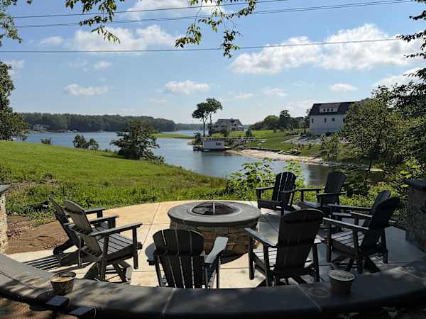 Enjoy the lakeviews while sitting at the newly constructed firepit!