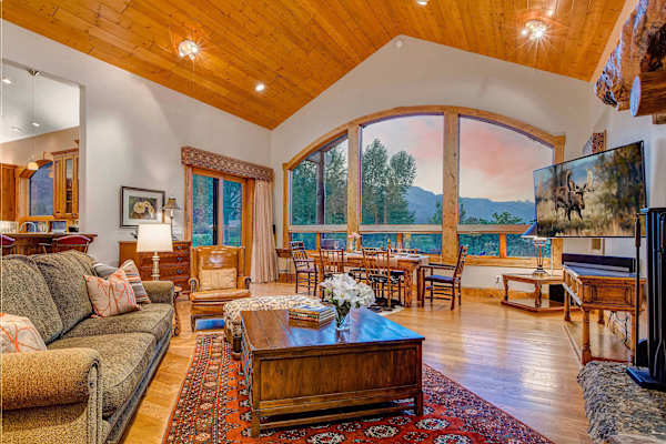 Abode at Sweetwater, Teton views, outdoor living, private pond
