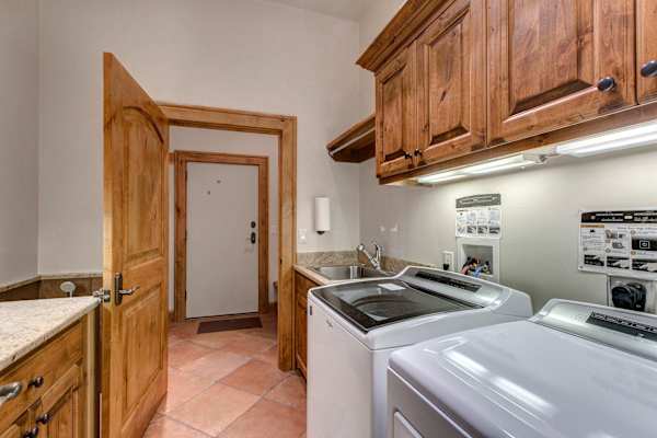 Abode at Sweetwater, Teton views, outdoor living, private pond