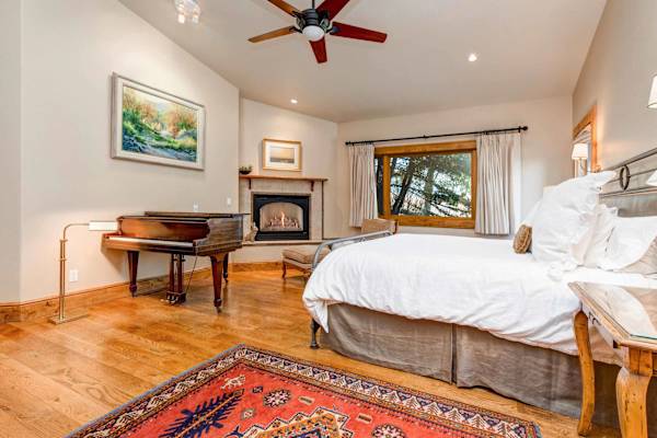 Abode at Sweetwater, Teton views, outdoor living, private pond