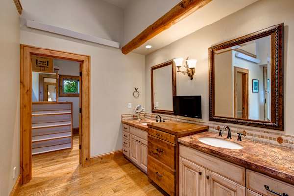 Abode at Sweetwater, Teton views, outdoor living, private pond