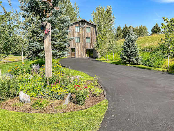 Abode at Luxe Barnhouse, Teton views, private hot tub, upscale interior