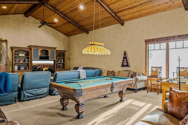 Abode at Trail Creek Canyon, ranch estate, views, hot tub, games