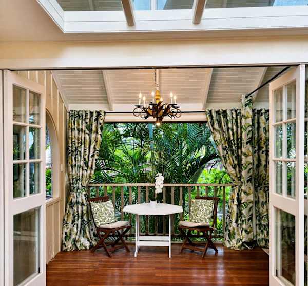 Beautiful sitting area with fresh ocean air 
