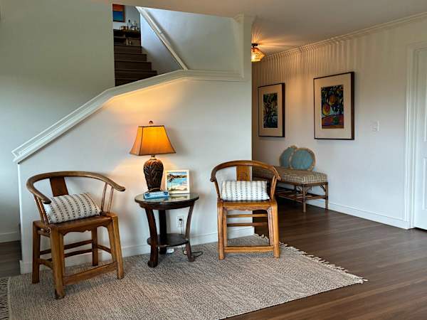 Convenient seating area in front entryway