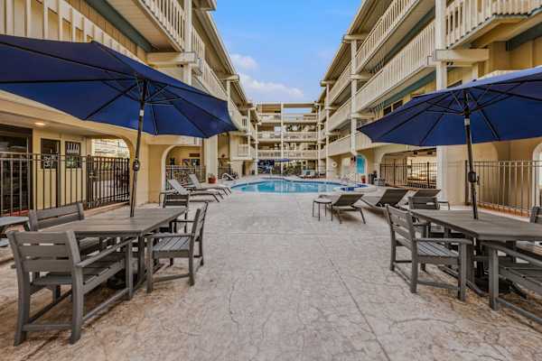 Loungers and dinning area at Pool deck