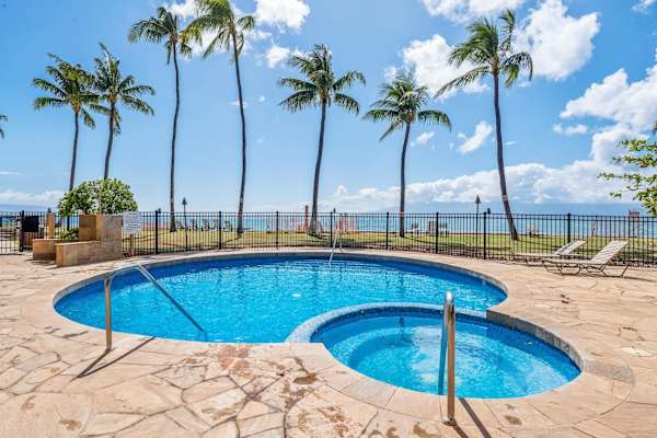 Oceanfront pool and hot tub
