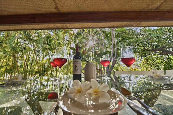 Covered lanai for outdoor dining