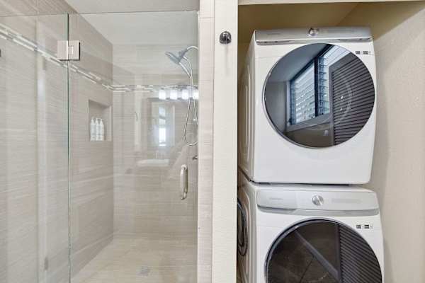 Full bathroom with laundry