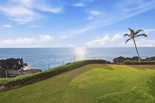 Ocean views with your morning coffee or evening nightcap.