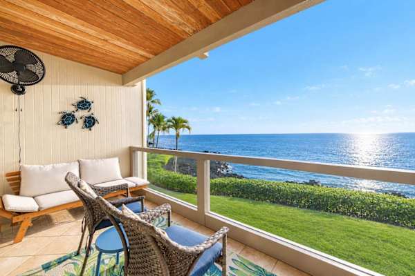 Ocean views with your morning coffee or evening nightcap.