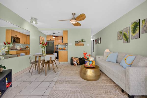 Paki Maui 120 | King Bed, Garden Lanai & Oceanfront Pool.