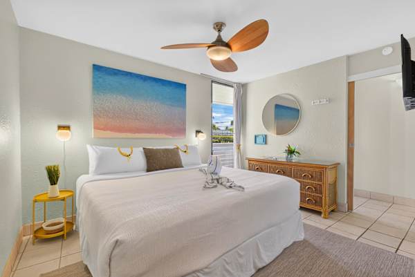 Paki Maui 120 | King Bed, Garden Lanai & Oceanfront Pool.
