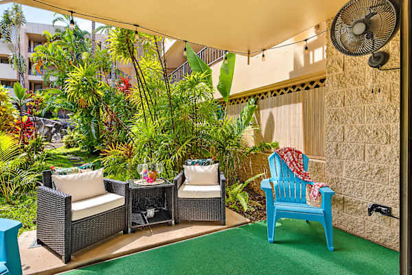 Paki Maui 120 | King Bed, Garden Lanai & Oceanfront Pool.