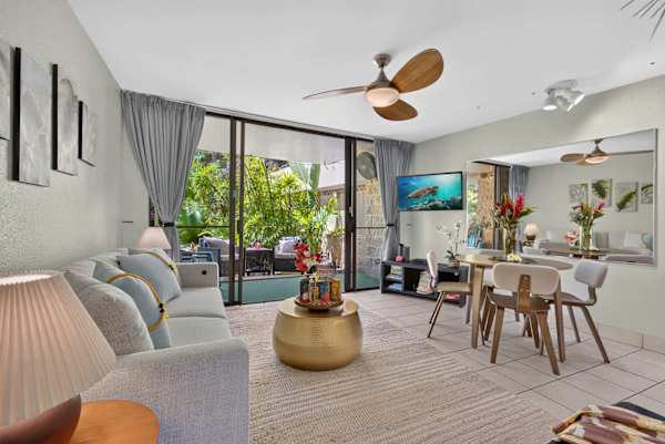 Paki Maui 120 | King Bed, Garden Lanai & Oceanfront Pool.