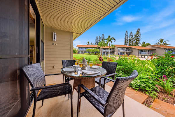 Lanai with seating