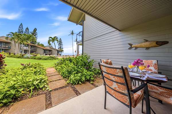 Lanai with seating