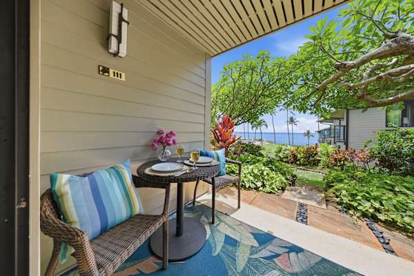 Lanai with seating.