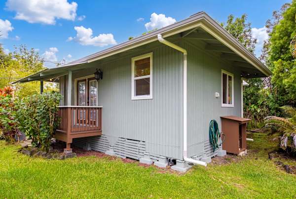 Island Rainforest Grove - Two comfortable homes on one spacious lot that are close to beaches and waterfalls!