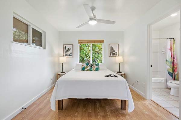 Island Rainforest Grove - Two comfortable homes on one spacious lot that are close to beaches and waterfalls!