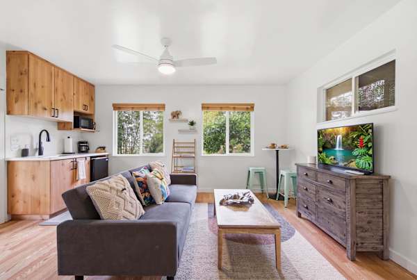 Island Rainforest Grove - Two comfortable homes on one spacious lot that are close to beaches and waterfalls!