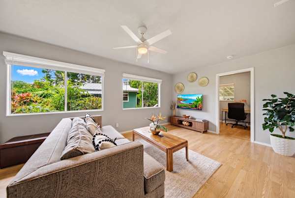 Island Rainforest Grove - Two comfortable homes on one spacious lot that are close to beaches and waterfalls!