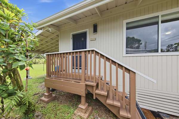 Island Rainforest Grove - Two comfortable homes on one spacious lot that are close to beaches and waterfalls!
