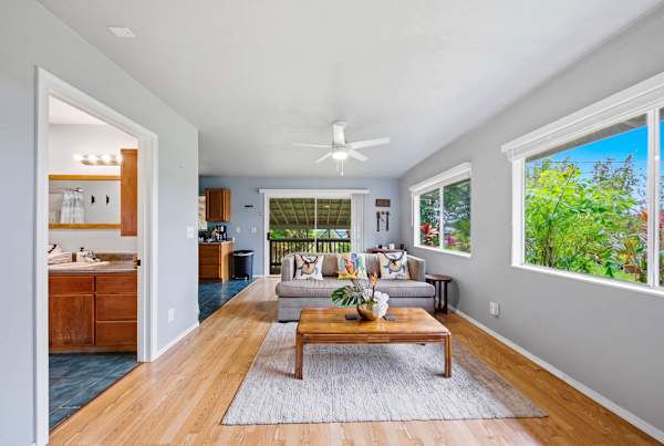 Island Rainforest Grove - Two comfortable homes on one spacious lot that are close to beaches and waterfalls!