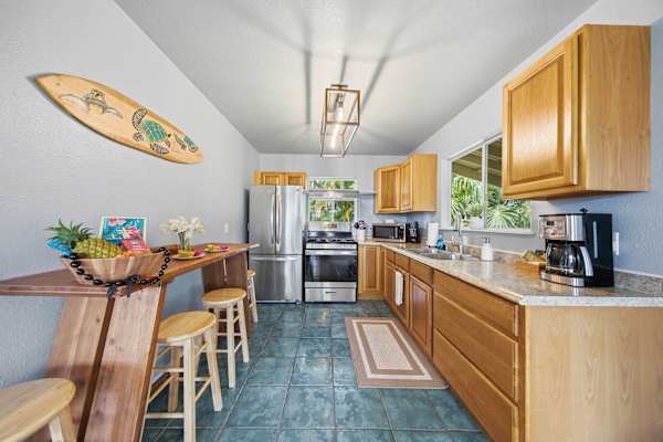 Island Rainforest Grove - Two comfortable homes on one spacious lot that are close to beaches and waterfalls!